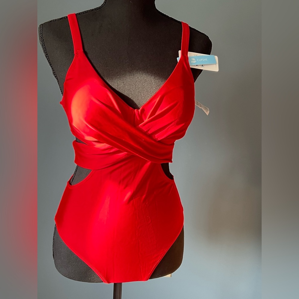 Cupshe one piece, bathing suit, red size M. New with tags.
